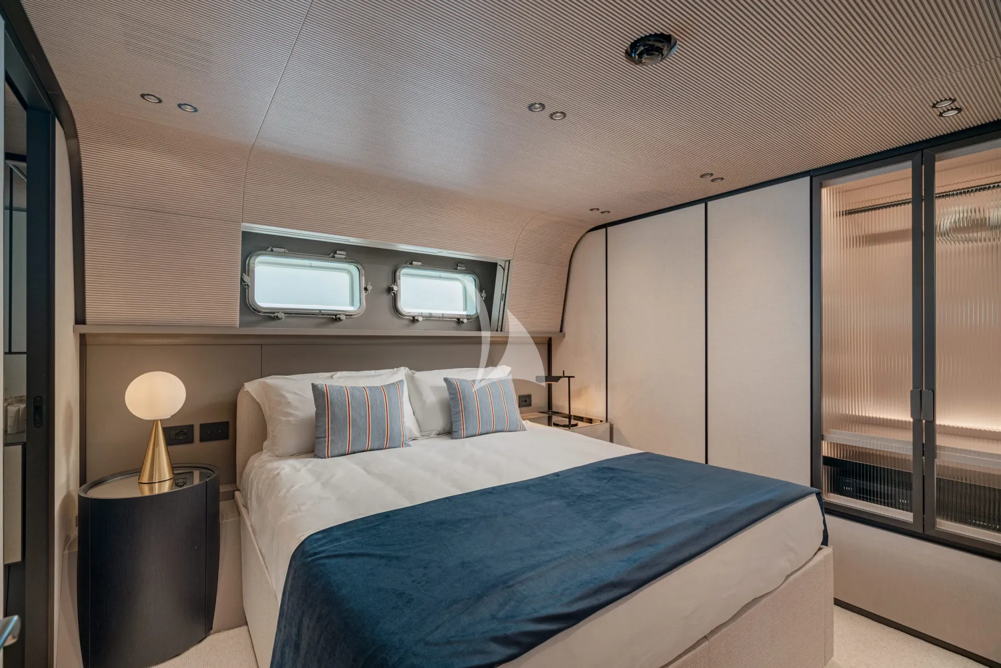 FORZA QUIETA Sanlorenzo SP92 - master cabin