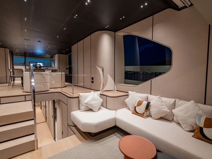 FORZA QUIETA Sanlorenzo SP92 - saloon couch FORZA QUIETA Sanlorenzo SP92 - saloon couch