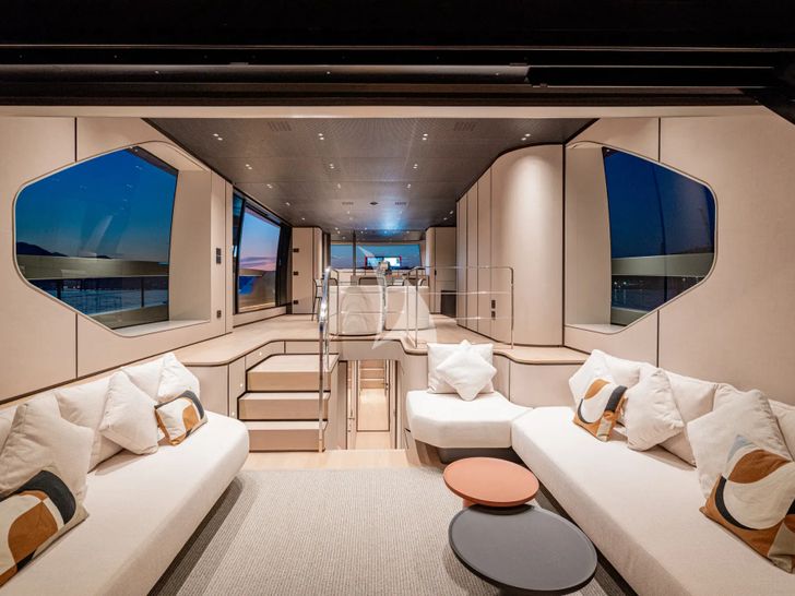 FORZA QUIETA Sanlorenzo SP92 - saloon FORZA QUIETA Sanlorenzo SP92 - saloon