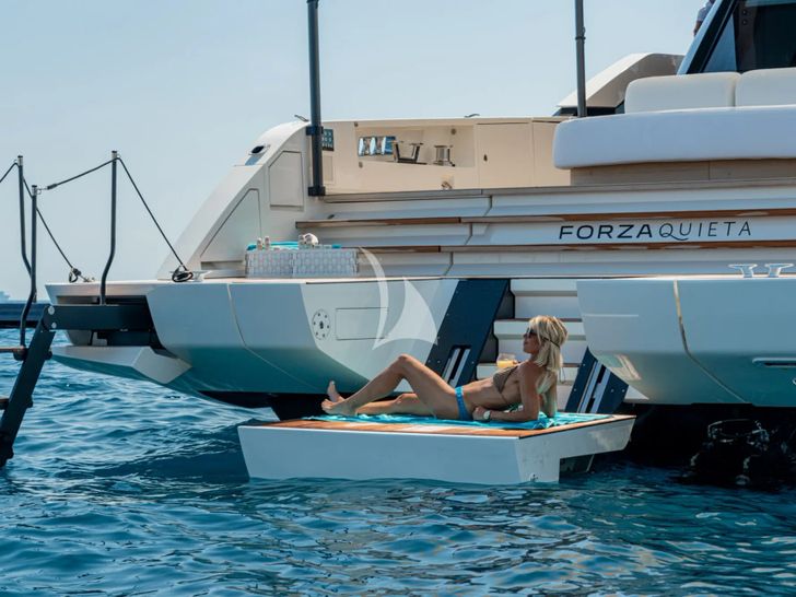 FORZA QUIETA Sanlorenzo SP92 - swim platform FORZA QUIETA Sanlorenzo SP92 - swim platform