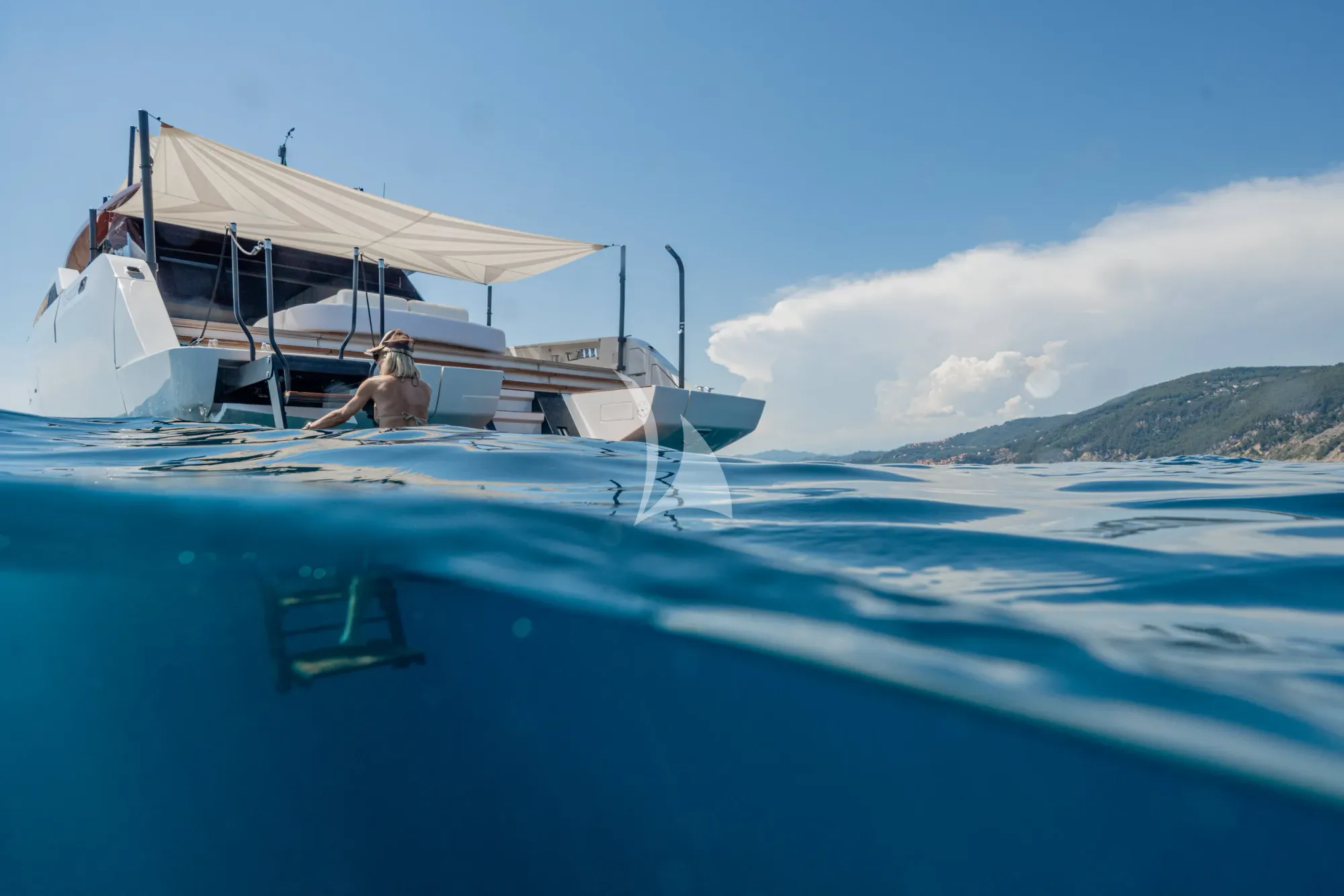 FORZA QUIETA Sanlorenzo SP92 - swimming