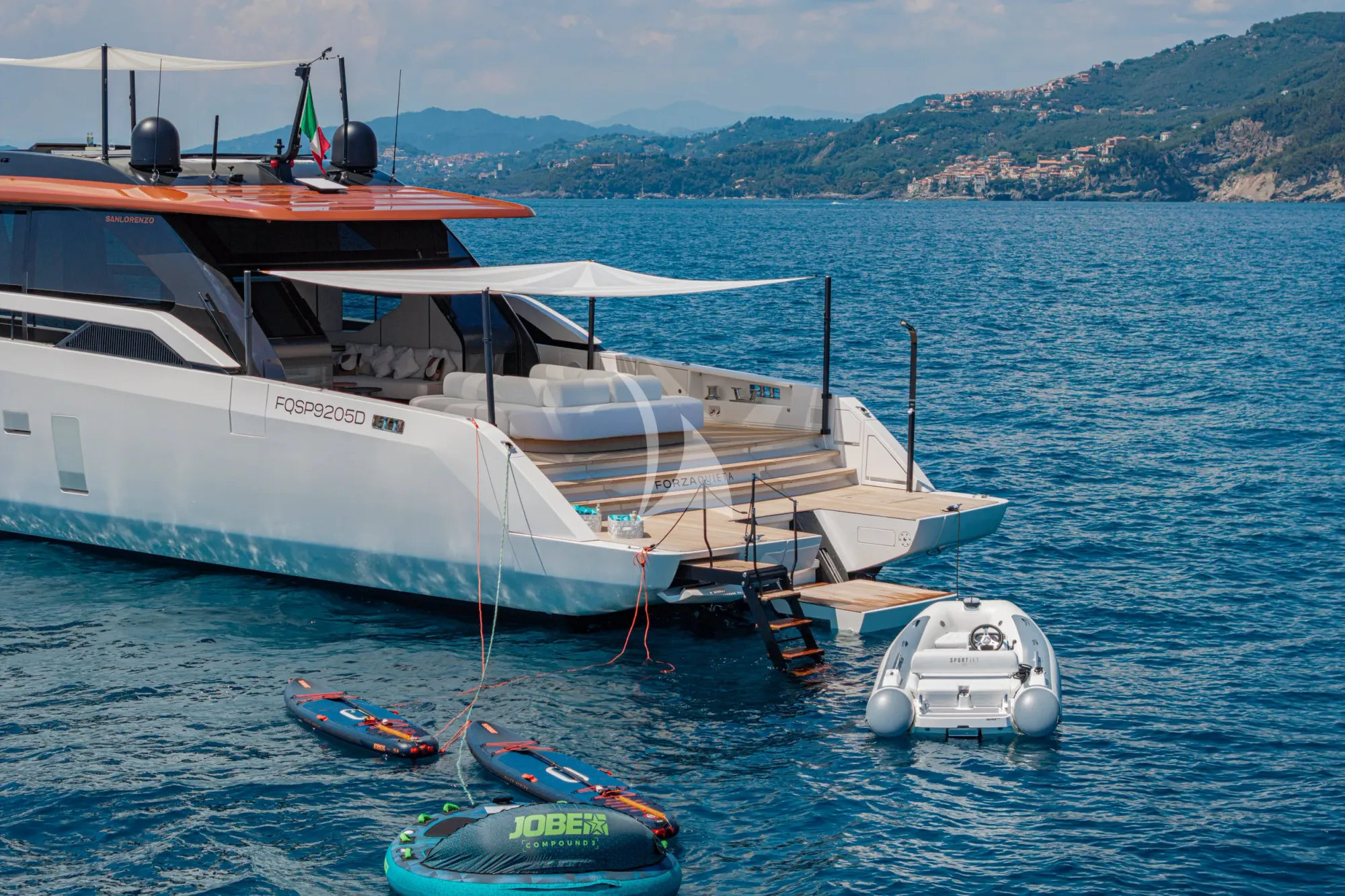 FORZA QUIETA Sanlorenzo SP92 - water toys