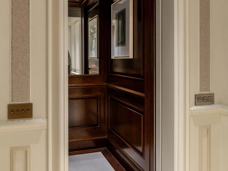 FOS Feadship 62m - elevator FOS Feadship 62m - elevator