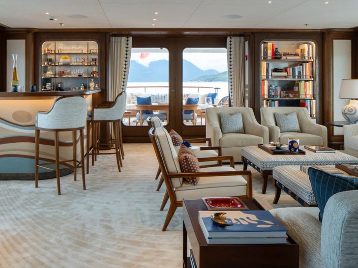 FOS Feadship 62m - main saloon bar FOS Feadship 62m - main saloon bar