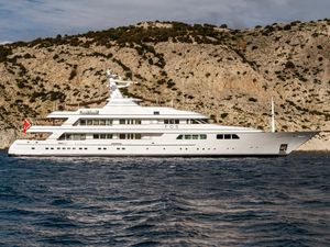 FOS - Feadship 62m - 7 Cabins - Athens - Mykonos - Paros - Cyclades - Greece FOS - Feadship 62m - 7 Cabins - Athens - Mykonos - Paros - Cyclades - Greece