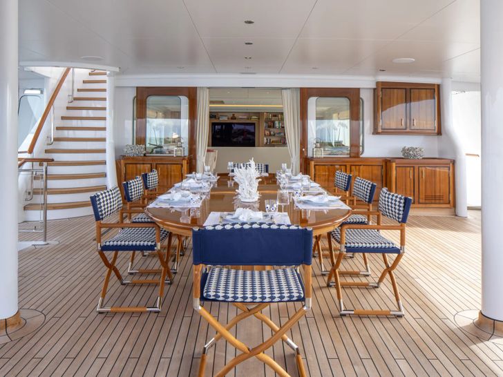 FOS Feadship 62m - sky deck alfresco dining area FOS Feadship 62m - sky deck alfresco dining area
