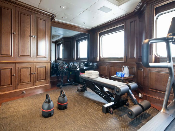 FOS Feadship 62m - sky deck gym FOS Feadship 62m - sky deck gym