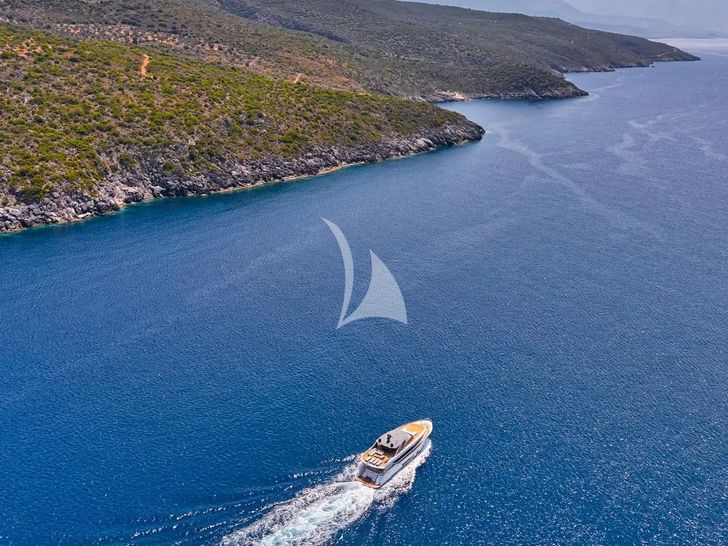 FOUR JOYS Maiora 30 - cruising drone shot FOUR JOYS Maiora 30 - cruising drone shot
