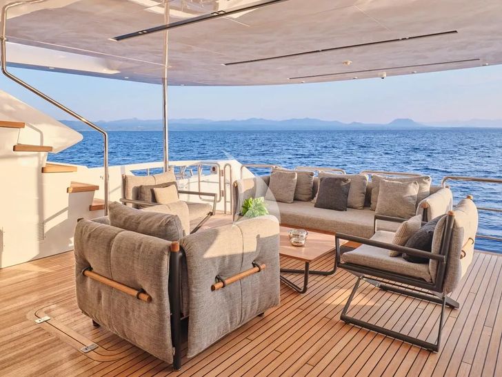 FOUR JOYS Maiora 30 - main aft deck lounge FOUR JOYS Maiora 30 - main aft deck lounge