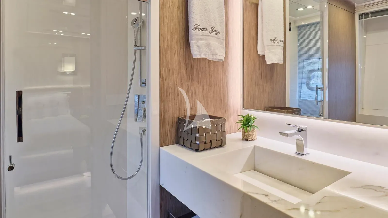 Charter Yacht FOUR JOYS - Maiora 30 - 5 Cabins - Kalamata - Athens - Mykonos - Paros - Cyclades - Greece