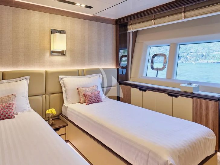 FOUR JOYS Maiora 30 - twin cabin 1 FOUR JOYS Maiora 30 - twin cabin 1