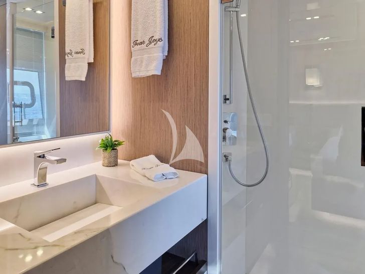 FOUR JOYS Maiora 30 - twin cabin 2 bathroom FOUR JOYS Maiora 30 - twin cabin 2 bathroom