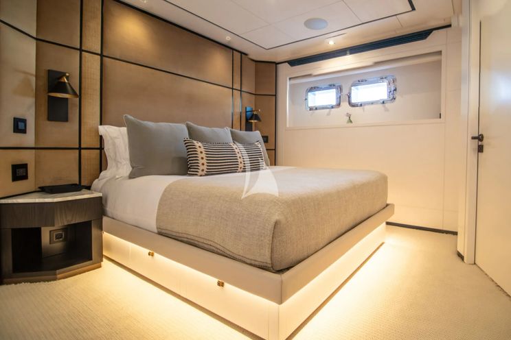 Charter Yacht FOX - Pendennis 34m - 5 Cabins - Nice - Antibes - St Tropez - Cannes - French Riviera