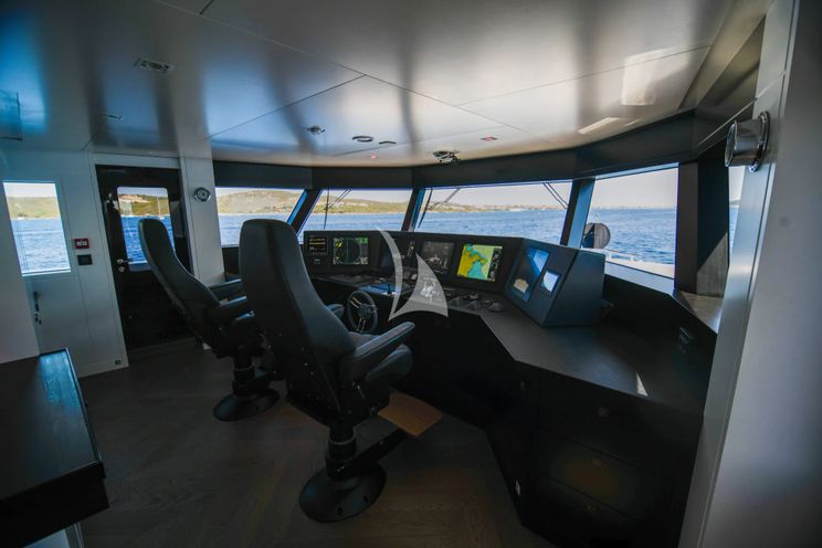 Charter Yacht FOX - Pendennis 34m - 5 Cabins - Nice - Antibes - St Tropez - Cannes - French Riviera