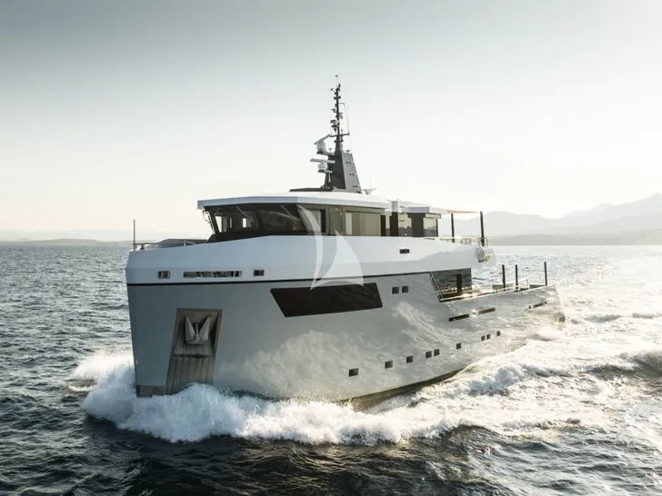 FOX Pendennis 34m - cruising bow view FOX Pendennis 34m - cruising bow view