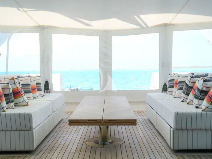 FOX Pendennis 34m - main aft deck enclosed FOX Pendennis 34m - main aft deck enclosed