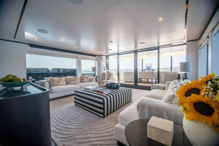 Charter Yacht FOX - Pendennis 34m - 5 Cabins - Nice - Antibes - St Tropez - Cannes - French Riviera