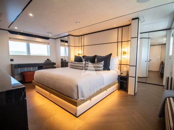 FOX Pendennis 34m - master cabin FOX Pendennis 34m - master cabin