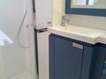 Fountaine Pajot Elba 45 - cabin bathroom Fountaine Pajot Elba 45 - cabin bathroom