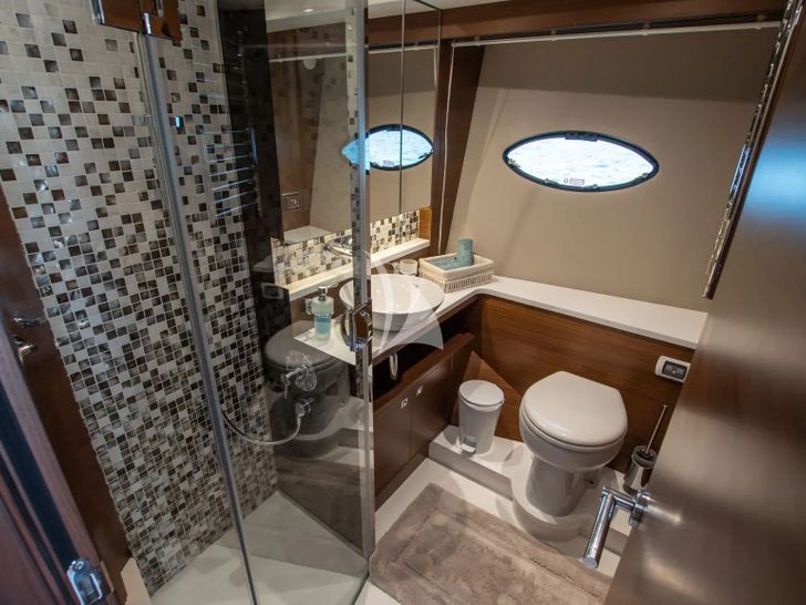 FREE SOUL Princess 68 - VIP cabin bathroom FREE SOUL Princess 68 - VIP cabin bathroom