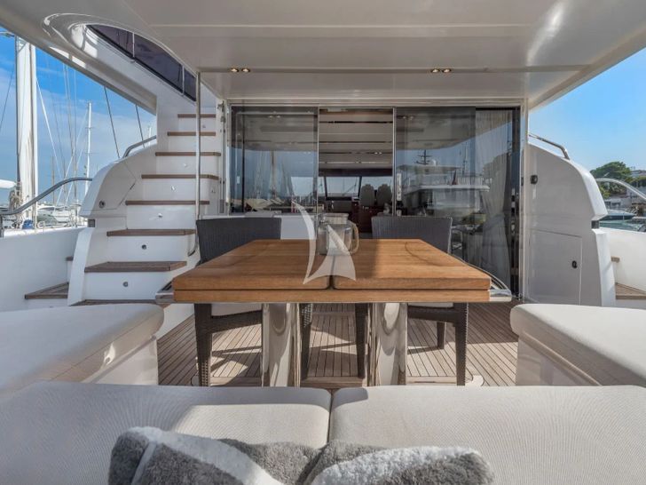 FREE SOUL Princess 68 - aft deck FREE SOUL Princess 68 - aft deck