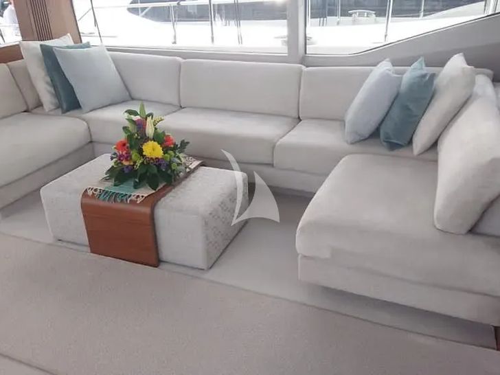 FREE SOUL Princess 68 - saloon seating area FREE SOUL Princess 68 - saloon seating area