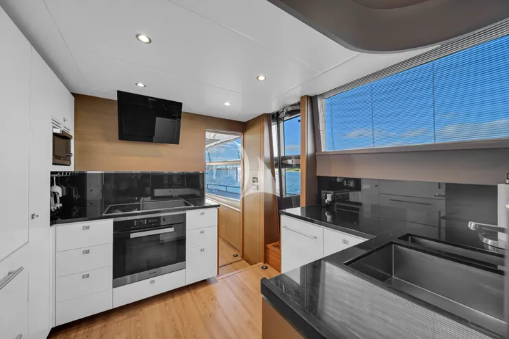 Charter Yacht FREEDOM - Princess Y88 - 4 Cabins - Nassau - Exumas - Bahamas