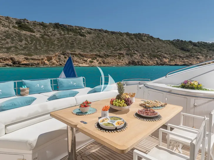 FROGGY Sunseeker Predator 72 - aft deck seating and dining area FROGGY Sunseeker Predator 72 - aft deck seating and dining area