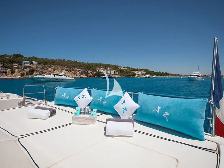 FROGGY Sunseeker Predator 72 - aft sun bed FROGGY Sunseeker Predator 72 - aft sun bed
