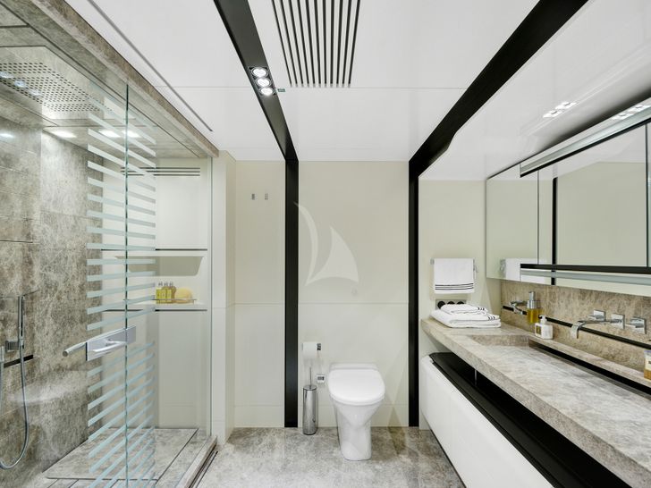 FX Peri 38m Guest Bathroom