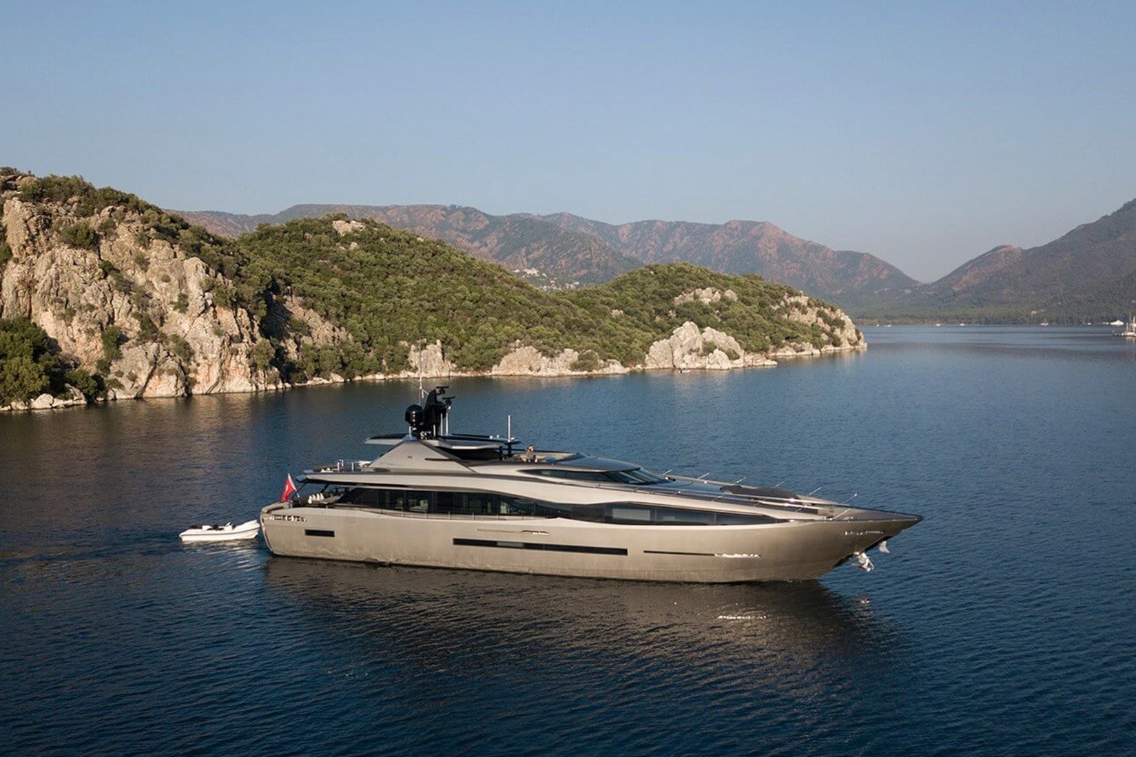 FX Peri 38m - anchored