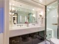 GALA I Benetti Delfino 93 - master cabin bathroom GALA I Benetti Delfino 93 - master cabin bathroom
