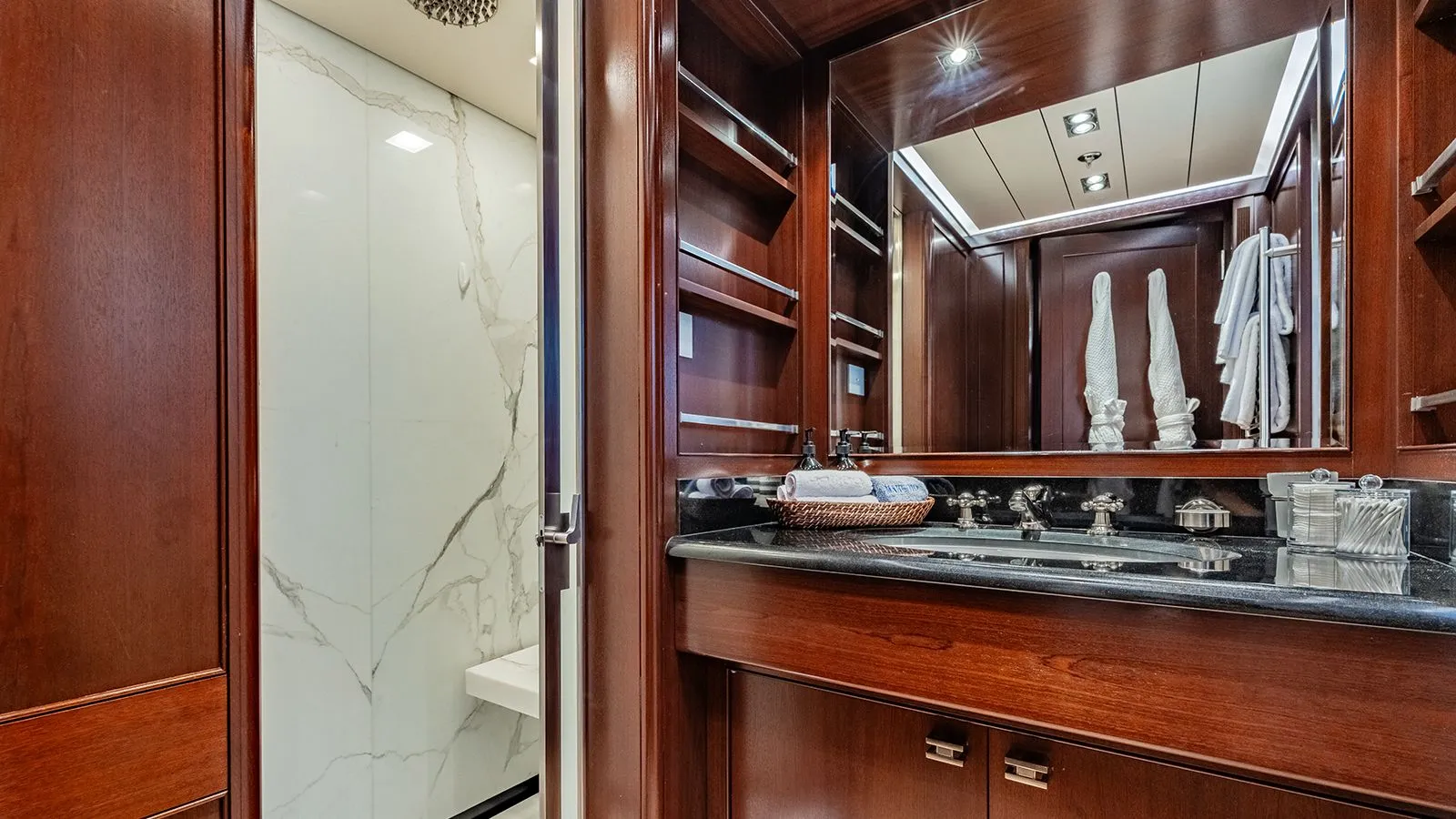 GALILEO Picchiotti 55.7m - twin cabin en-suite with shower