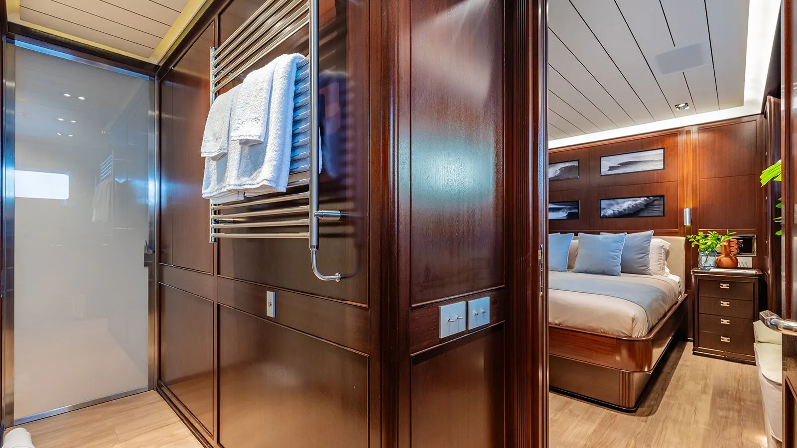 GALILEO Picchiotti 55.7m - VIP queen cabin en-suite