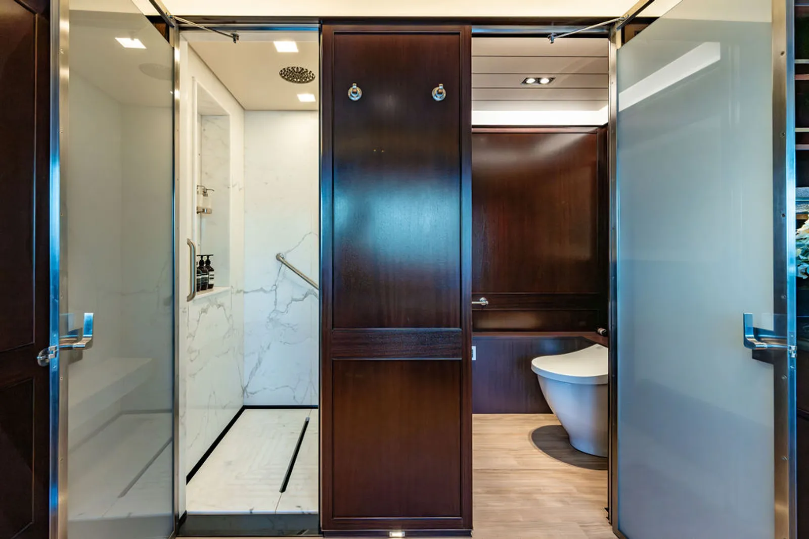 GALILEO Picchiotti 55.7m - master cabin en-suite shower