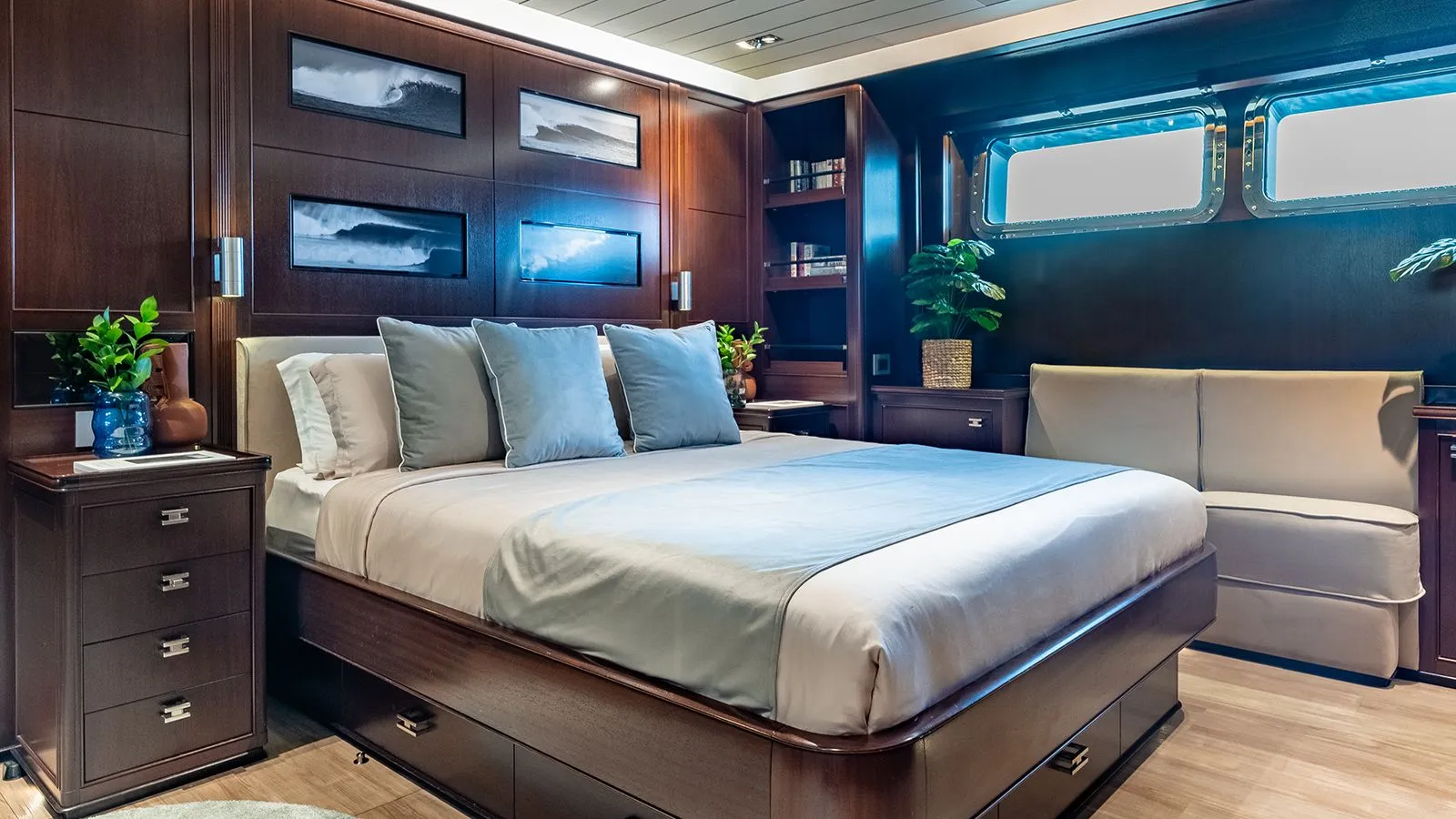 GALILEO Picchiotti 55.7m - VIP queen cabin