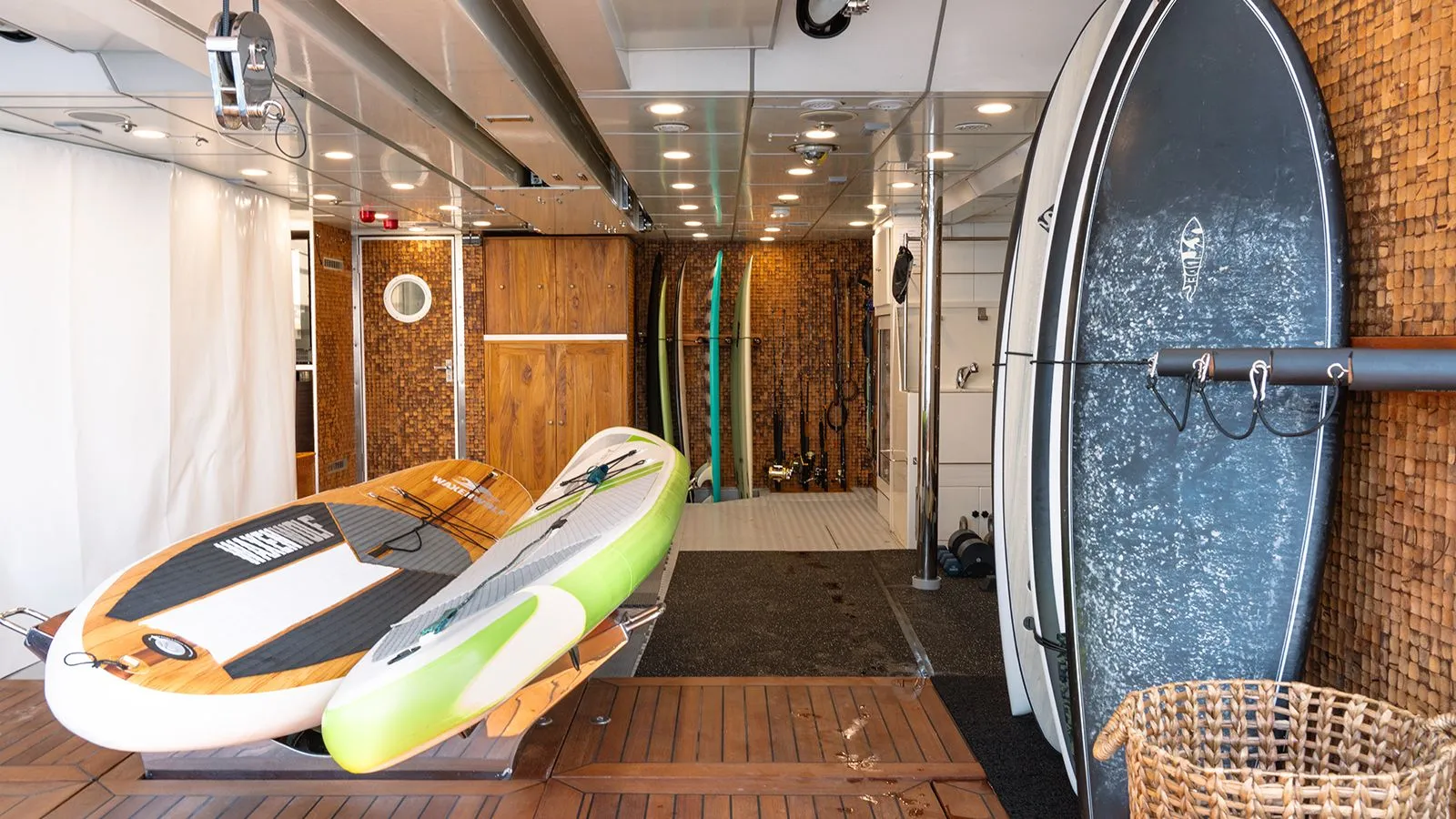 GALILEO Picchiotti 55.7m - beach club with the water toys