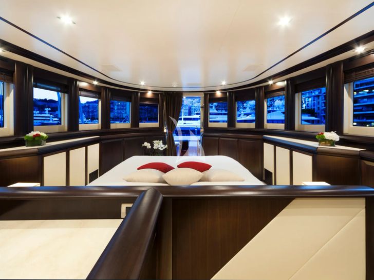 GATSBY Filippetti N30 - master cabin other angle GATSBY Filippetti N30 - master cabin other angle