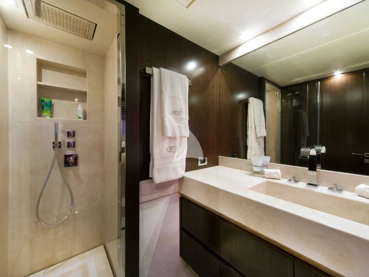 GATSBY Filippetti N30 - twin cabin 1 bathroom GATSBY Filippetti N30 - twin cabin 1 bathroom