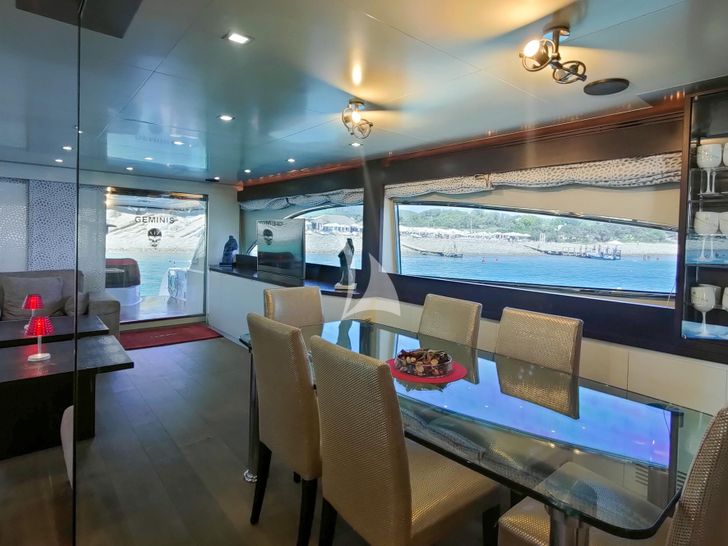 GEMINIS Astondoa 82 - indoor dining area GEMINIS Astondoa 82 - indoor dining area