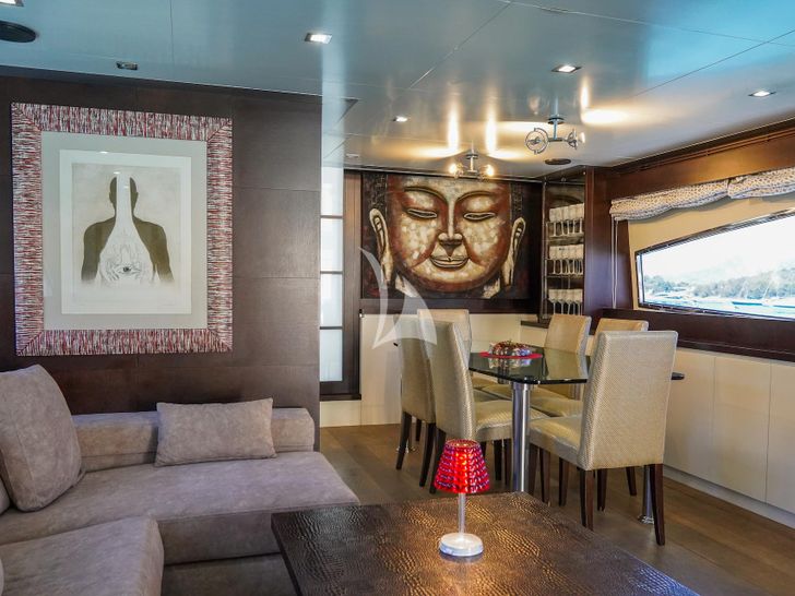 GEMINIS Astondoa 82 - saloon and dining GEMINIS Astondoa 82 - saloon and dining