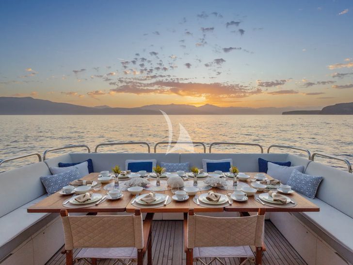 GEORGE P Sunseeker 115 Sport Yacht - main aft deck alfresco dining set up GEORGE P Sunseeker 115 Sport Yacht - main aft deck alfresco dining set up