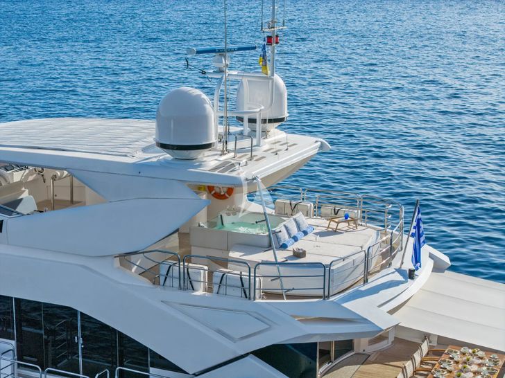 GEORGE P Sunseeker 115 Sport Yacht - flybridge aft GEORGE P Sunseeker 115 Sport Yacht - flybridge aft