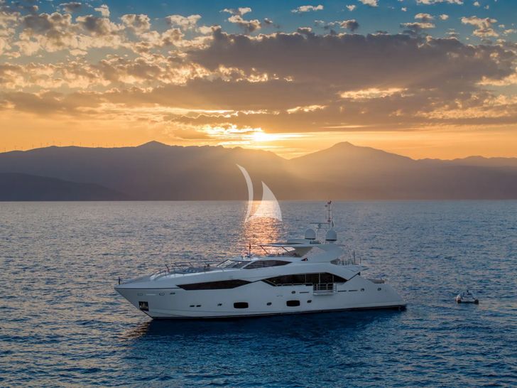 GEORGE P Sunseeker 115 Sport Yacht - under the sunset GEORGE P Sunseeker 115 Sport Yacht - under the sunset