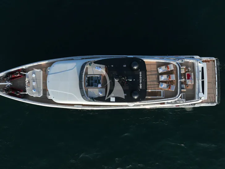 GEULUNEL Gulf Craft Majesty 120 - top aerial shot GEULUNEL Gulf Craft Majesty 120 - top aerial shot