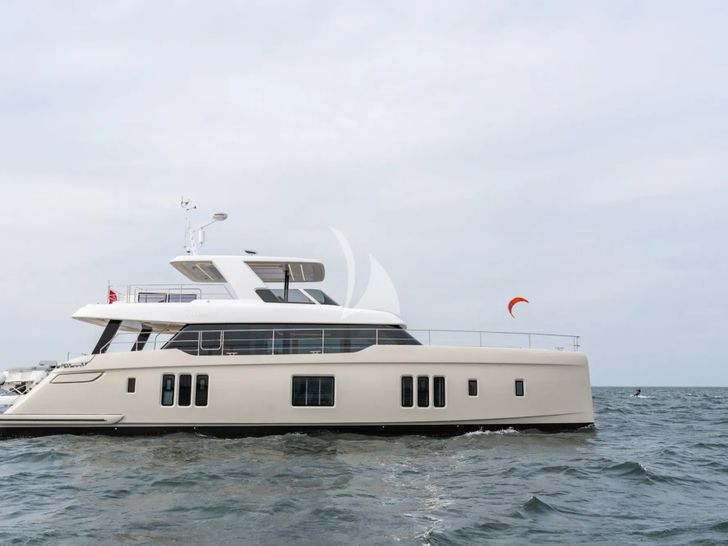 GIGI Sunreef 70 Power - side profile GIGI Sunreef 70 Power - side profile