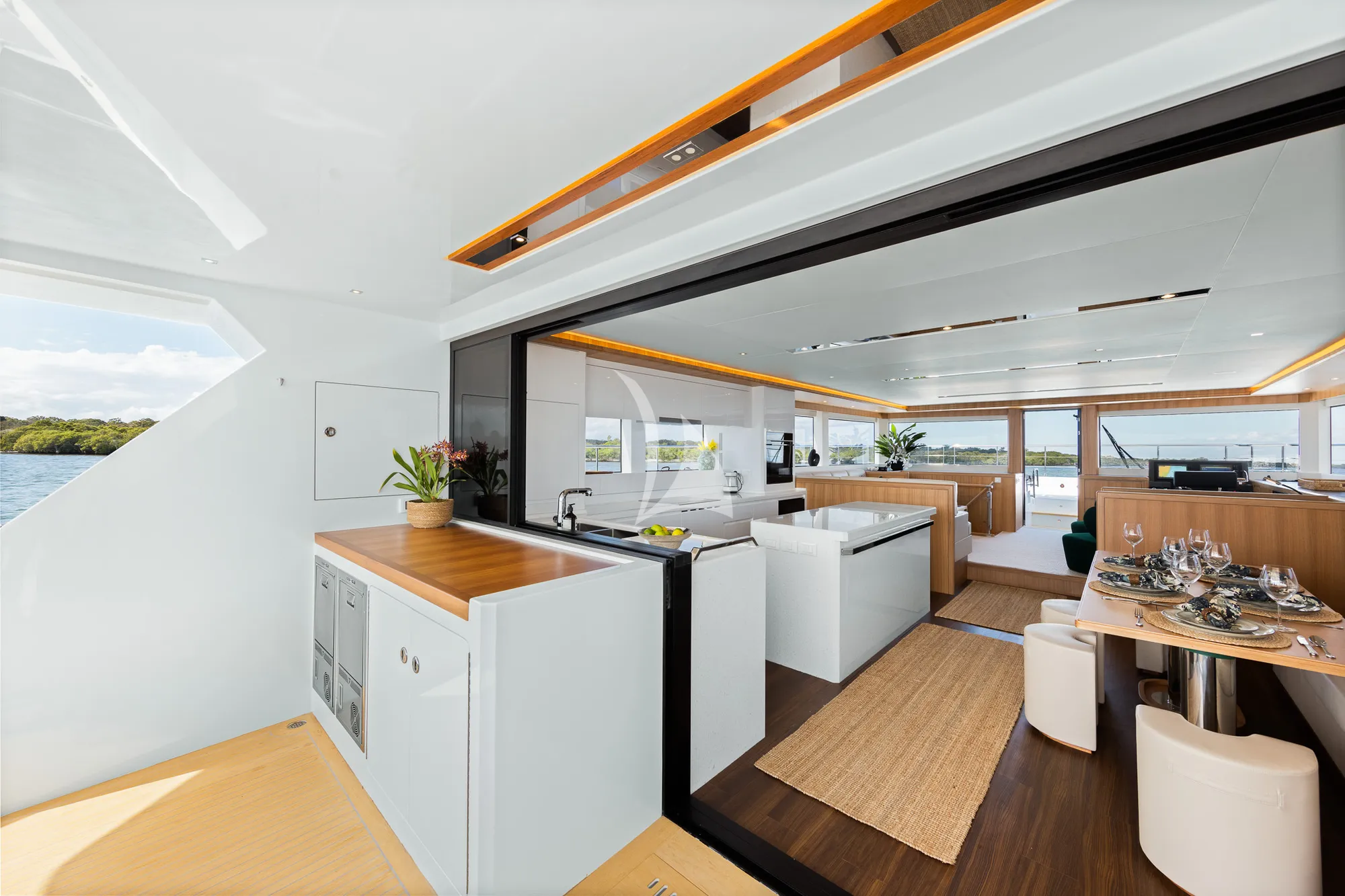 GINGER Iliad 62 - dining area and galley