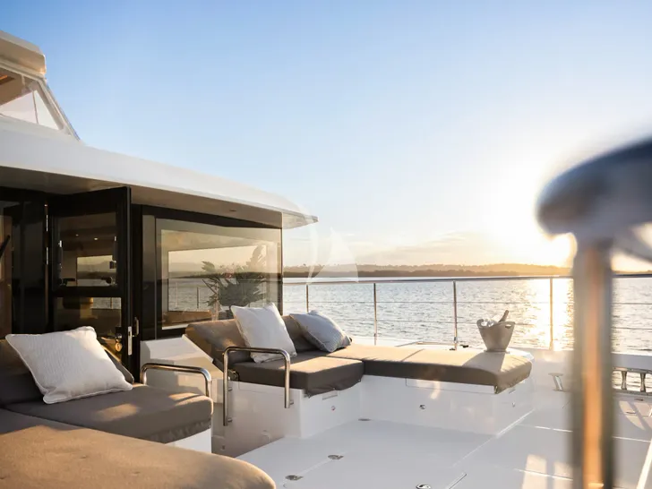 GINGER Iliad 62 - foredeck lounge GINGER Iliad 62 - foredeck lounge