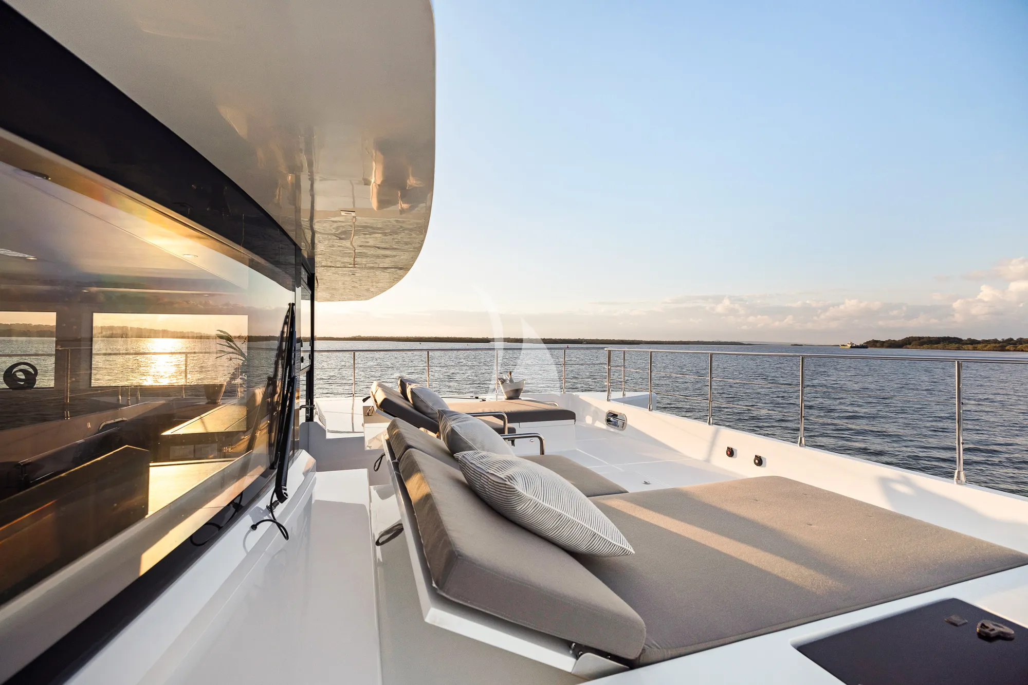 GINGER Iliad 62 - foredeck sunbathing area