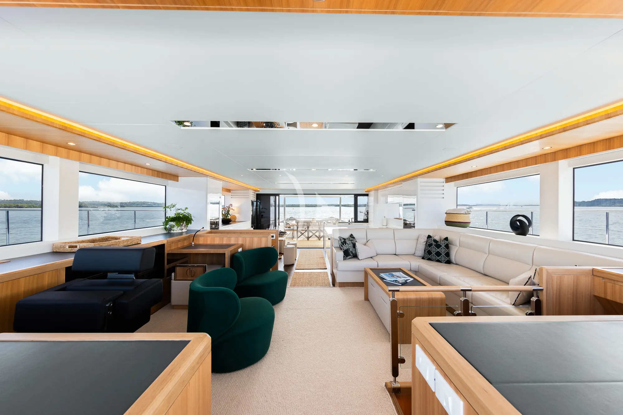 GINGER Iliad 62 - main saloon